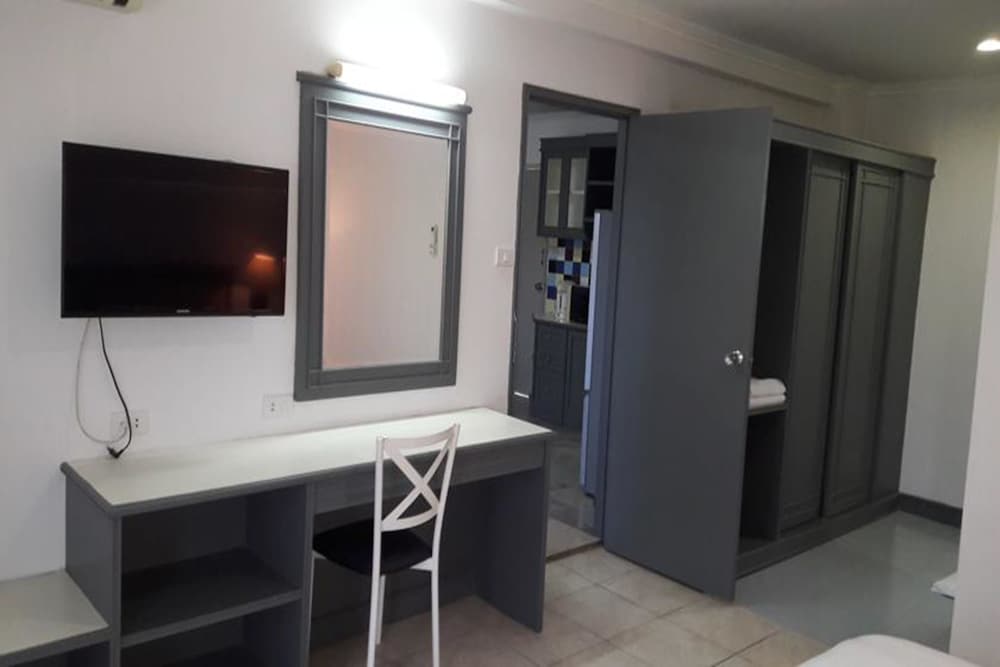 Garden Paradise Hotel & Serviced Apartment 43/45
