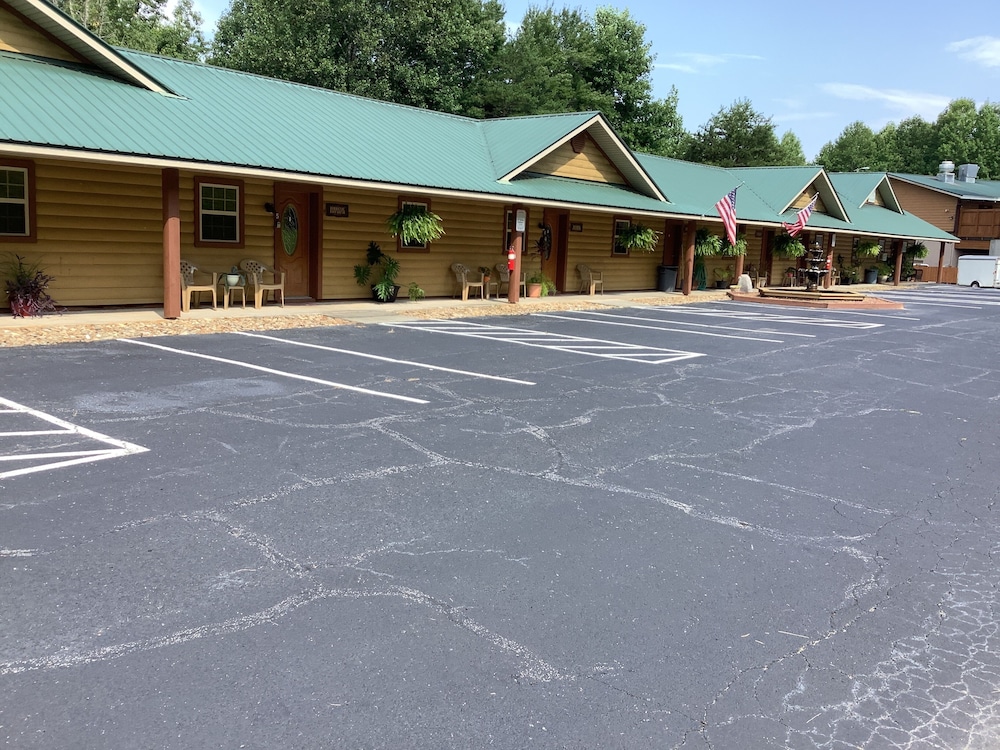 Nacoochee Valley Rentals image