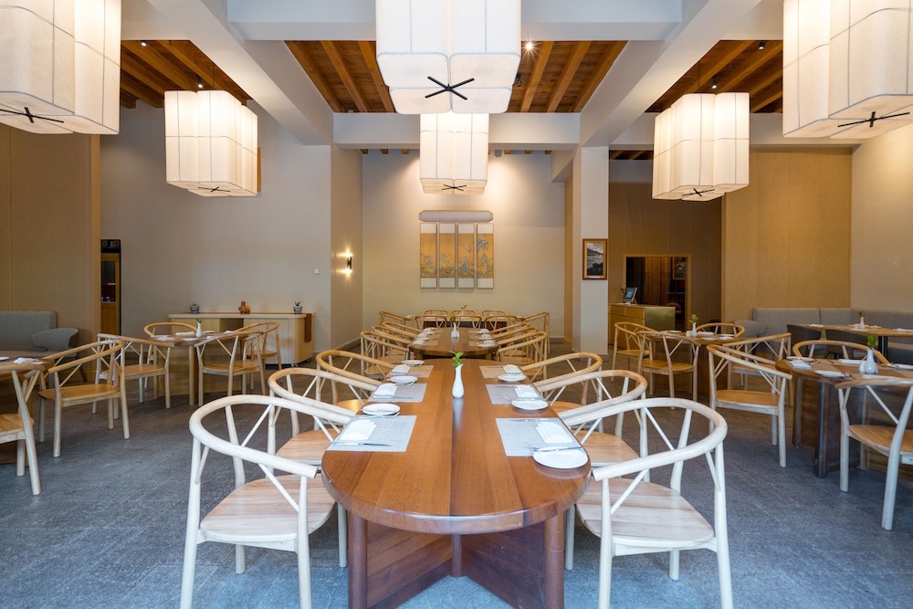 ZHIWALING HOTEL 33/50