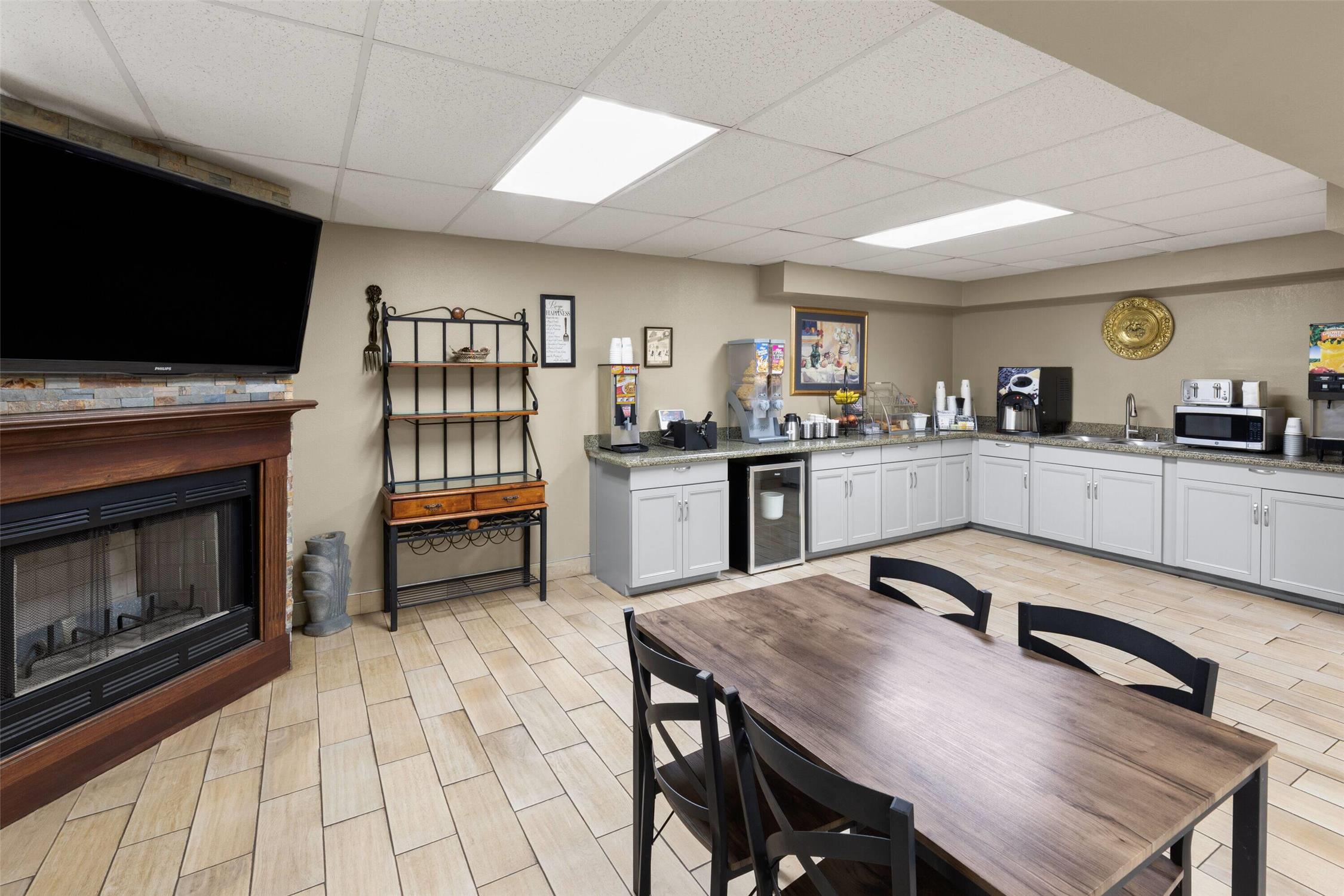 Super 8 by Wyndham Shepherdsville / Louisville South I65 18/32