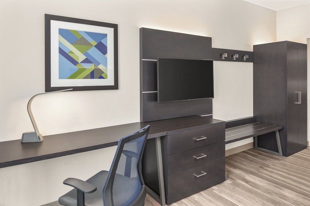 Holiday Inn Express Hotel Suites Hardeeville Hilton Head 57/68