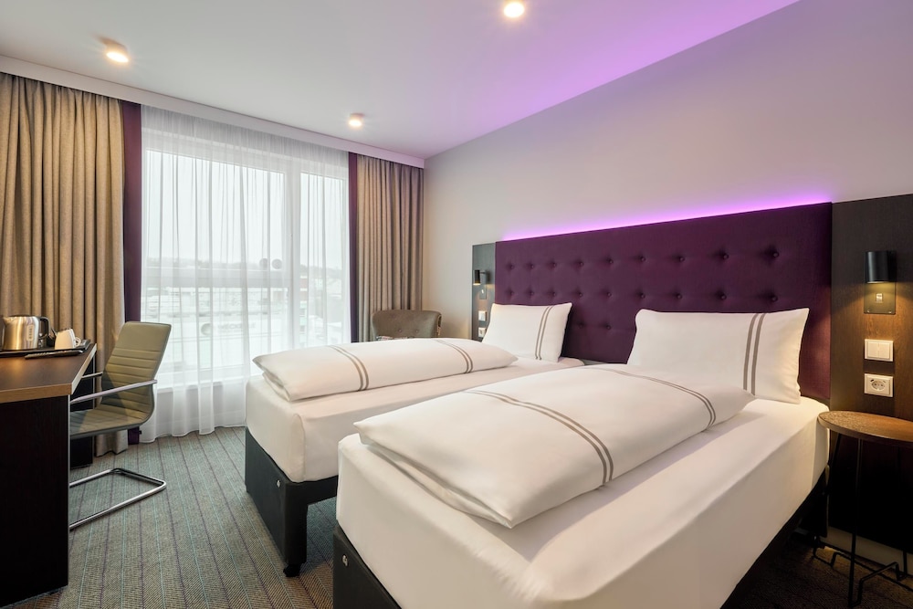 Premier Inn Stuttgart Zuffenhausen 8/44
