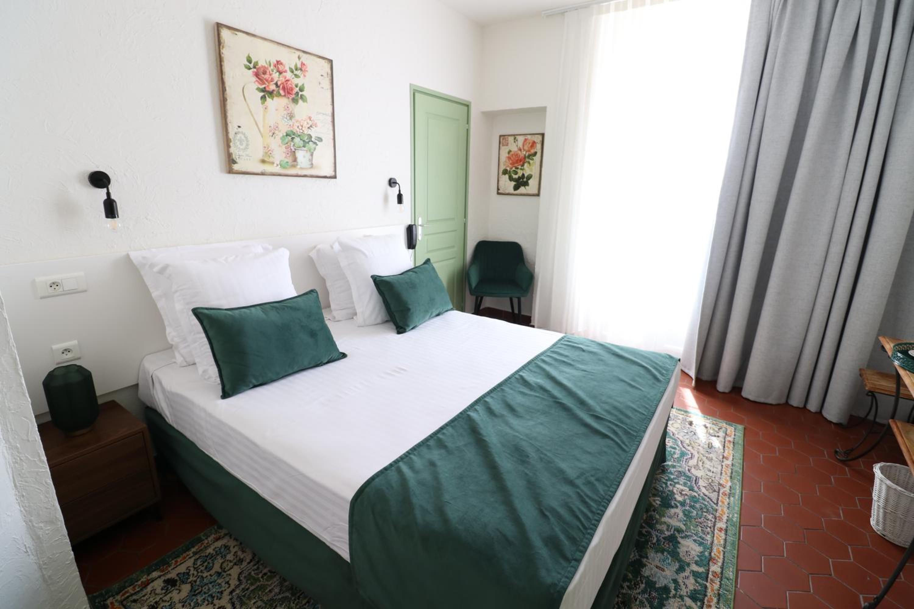 Room, Queen Bed