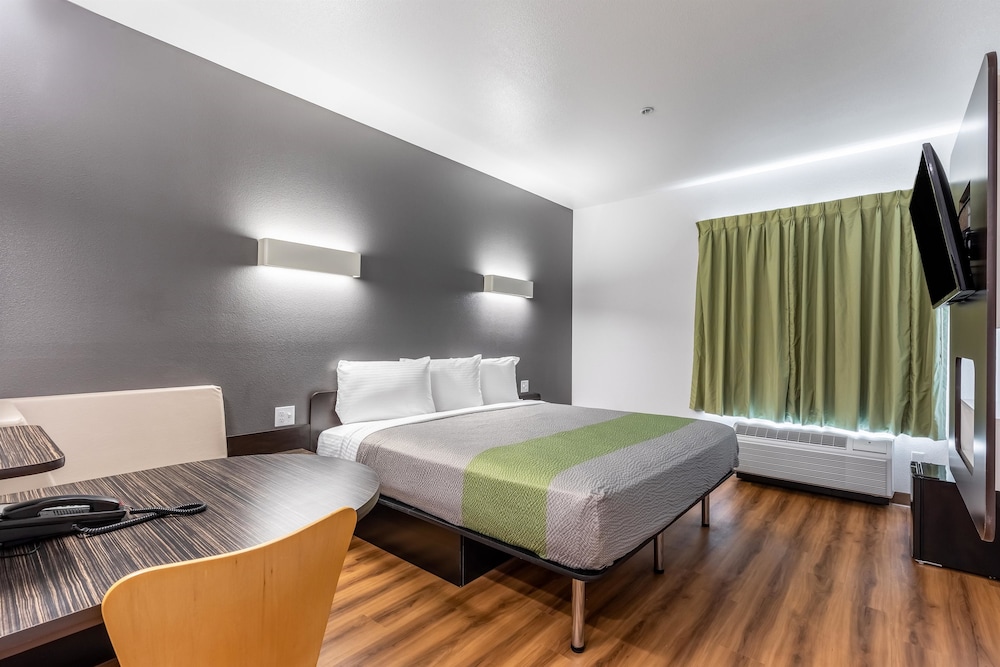 Motel6 Las Vegas, NV - Motor Speedway 28/48