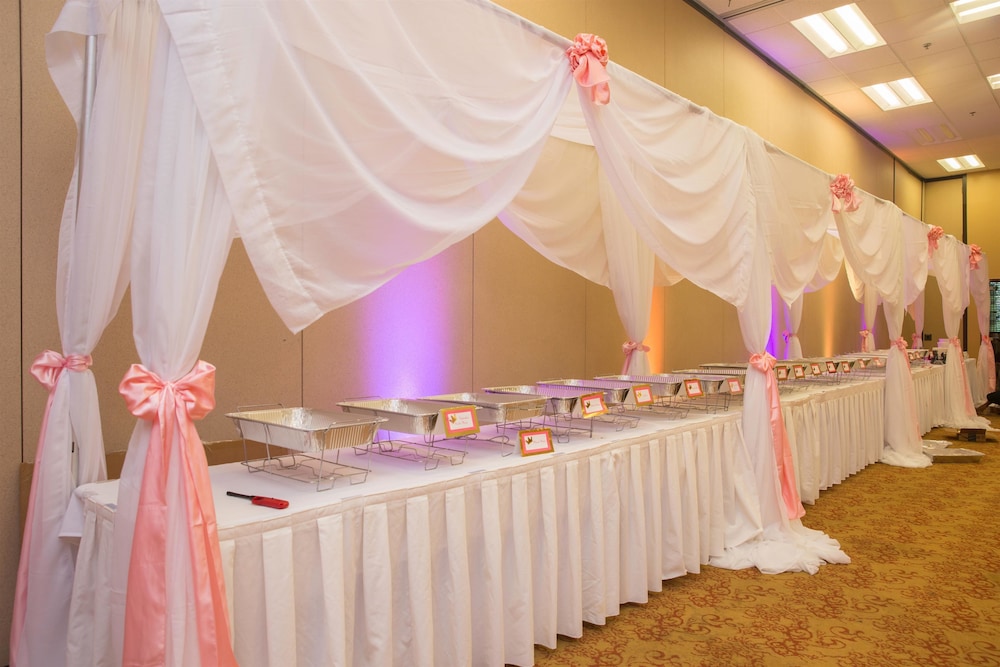 Parke Regency Hotel & Conf Ctr 6/32