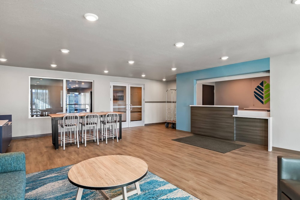 WoodSpring Suites Palm Springs - West Palm Beach, FL 10/44