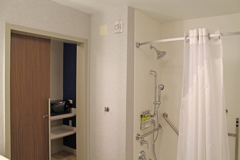 Holiday Inn Express Suites St Louis South I 55 9/52