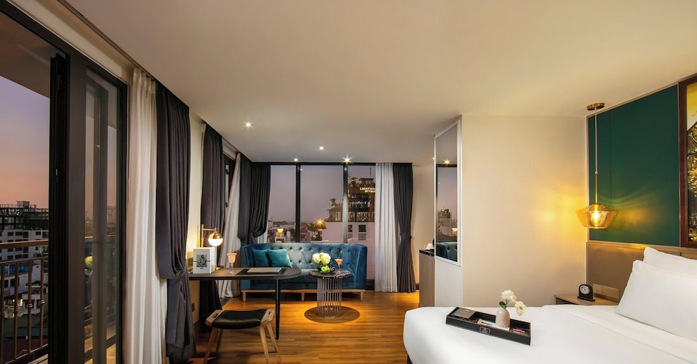 Aurora Premium Hotel and Spa (ex Delicacy Central Hotel and Spa) 12/48