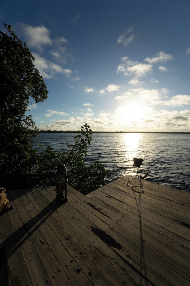 Temple Point Resort 26/50