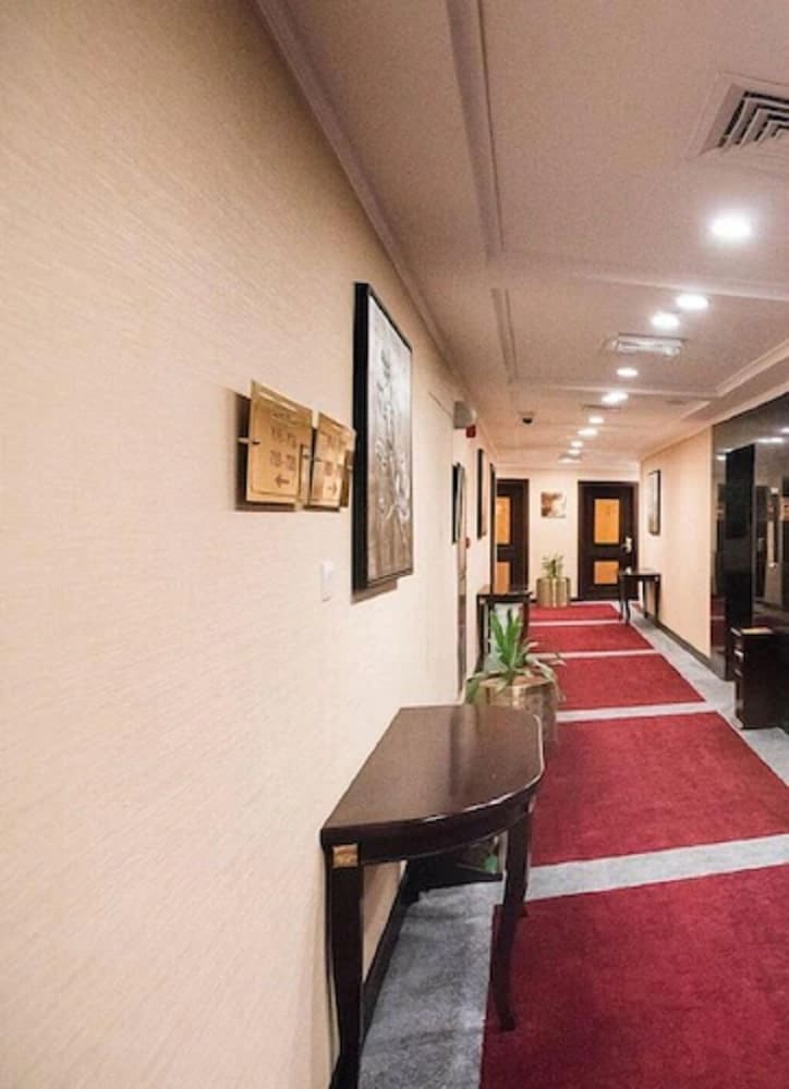 Garden Hotel 38/49