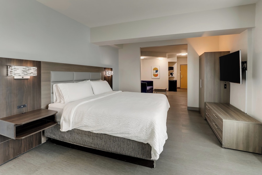 Holiday Inn Express Hotel Suites Richmond 27/67