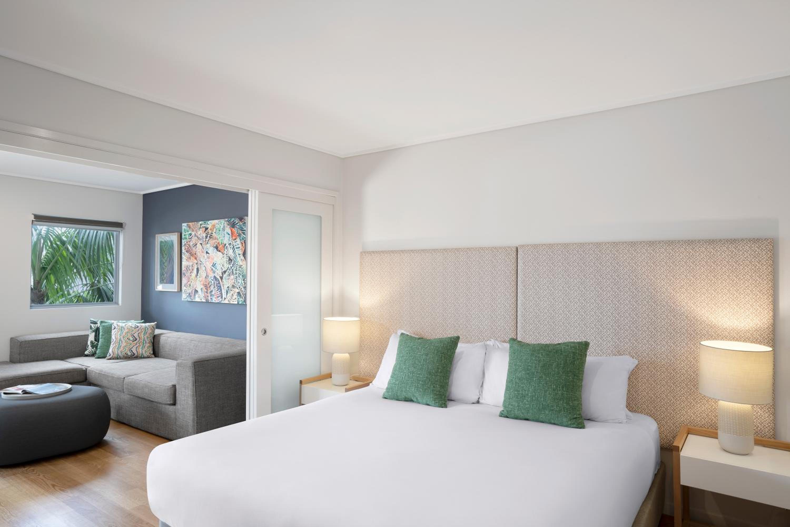 1 Bedroom, Spa, Suite, Queen Bed, Pool View, Sofa