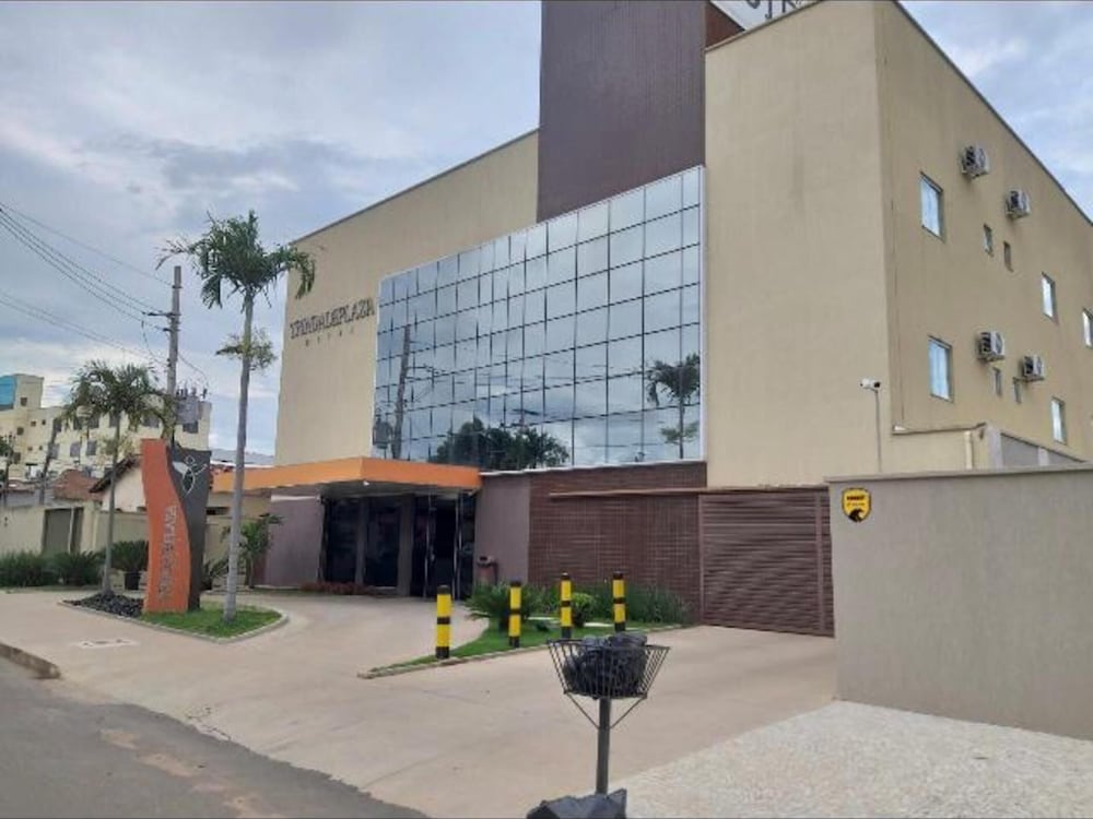Trindade Plaza Hotel 28/29