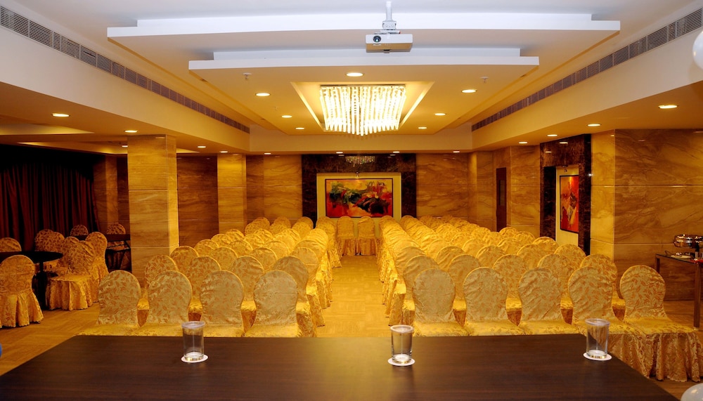 Hotel Jp Chennai Cmbt 45/47
