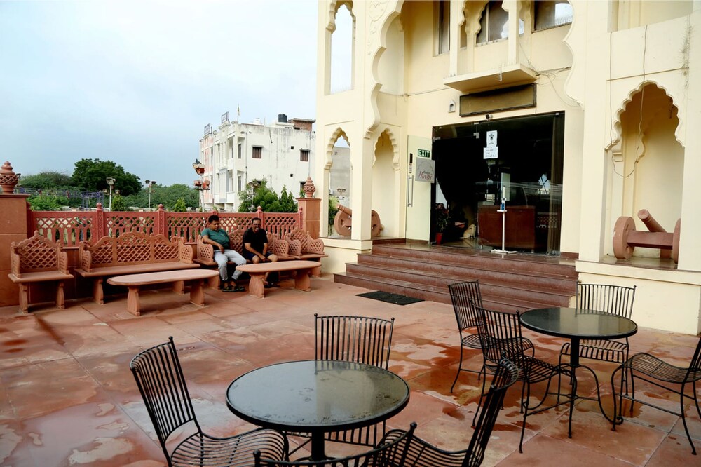 Hotel Roshan Haveli 19/29