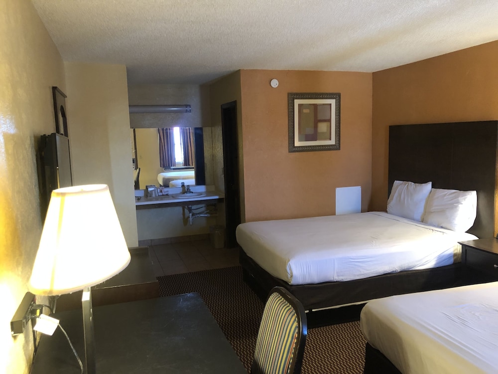 Nendels Inn and Suites Dodge City Airport 26/35
