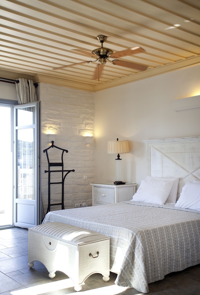 Porto Kea Suites 44/70