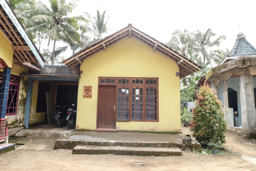 Kasmiyem Homestay by ZUZU 1/31