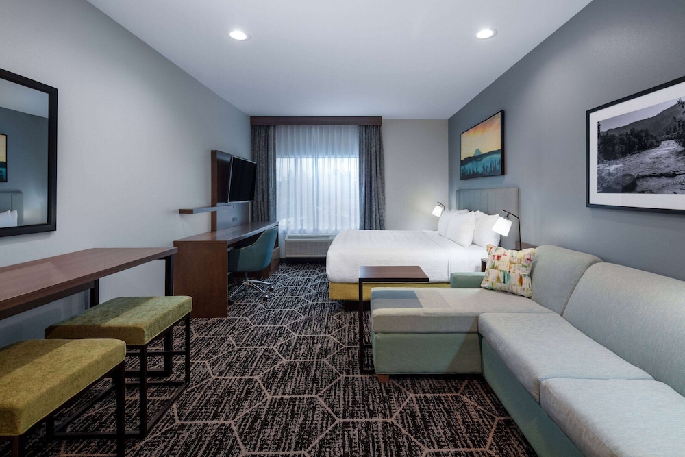 La Quinta Inn and Suites by Wyndham Centralia 28/50