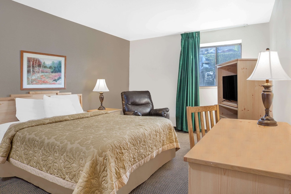 Super 8 by Wyndham Moscow / Pullman 15/39