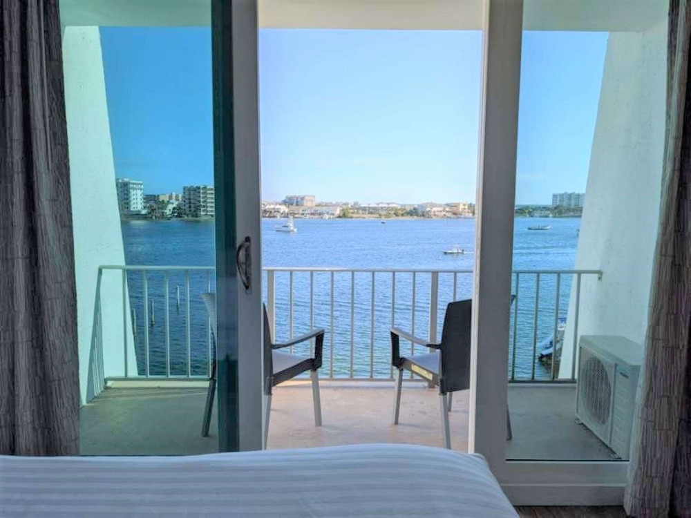 Inn on Destin Harbor, an Ascend Collection Hotel 45/59