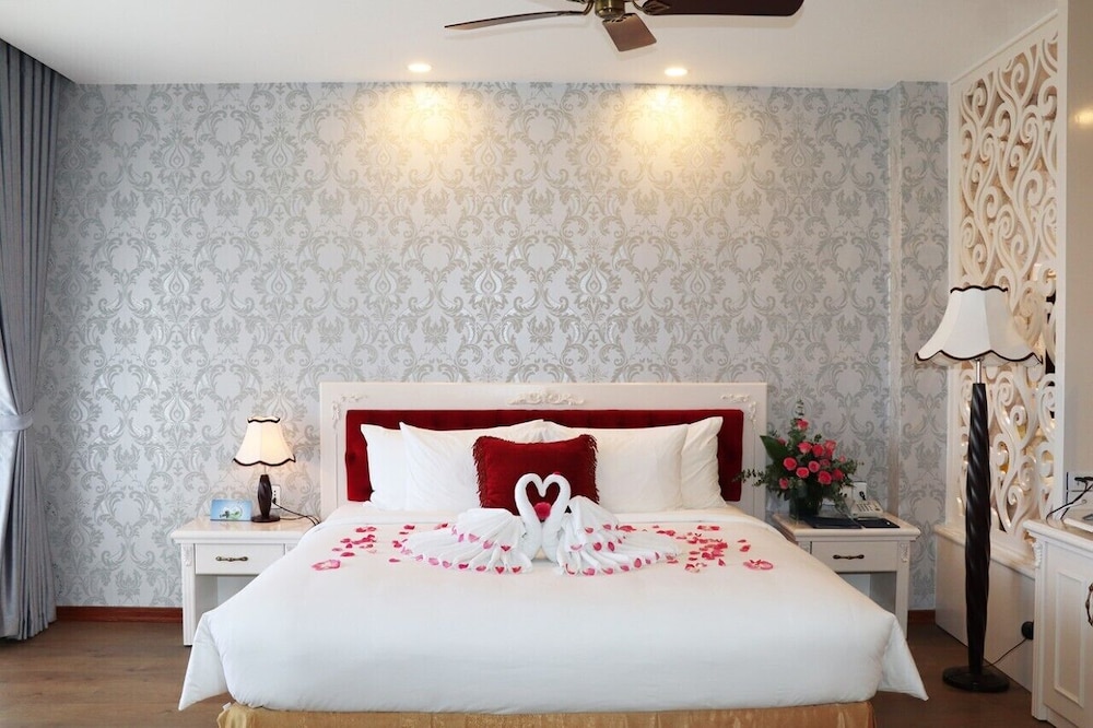 VALLEY, JUNIOR SUITE, DOUBLE BED