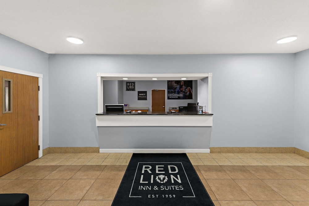 Red Lion Inn & Suites Gretna 3/30