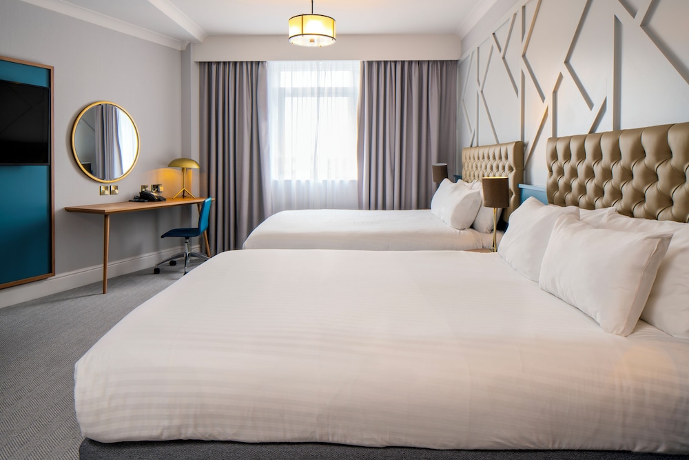 Classic, Twin Beds, Queen Bed, Wing