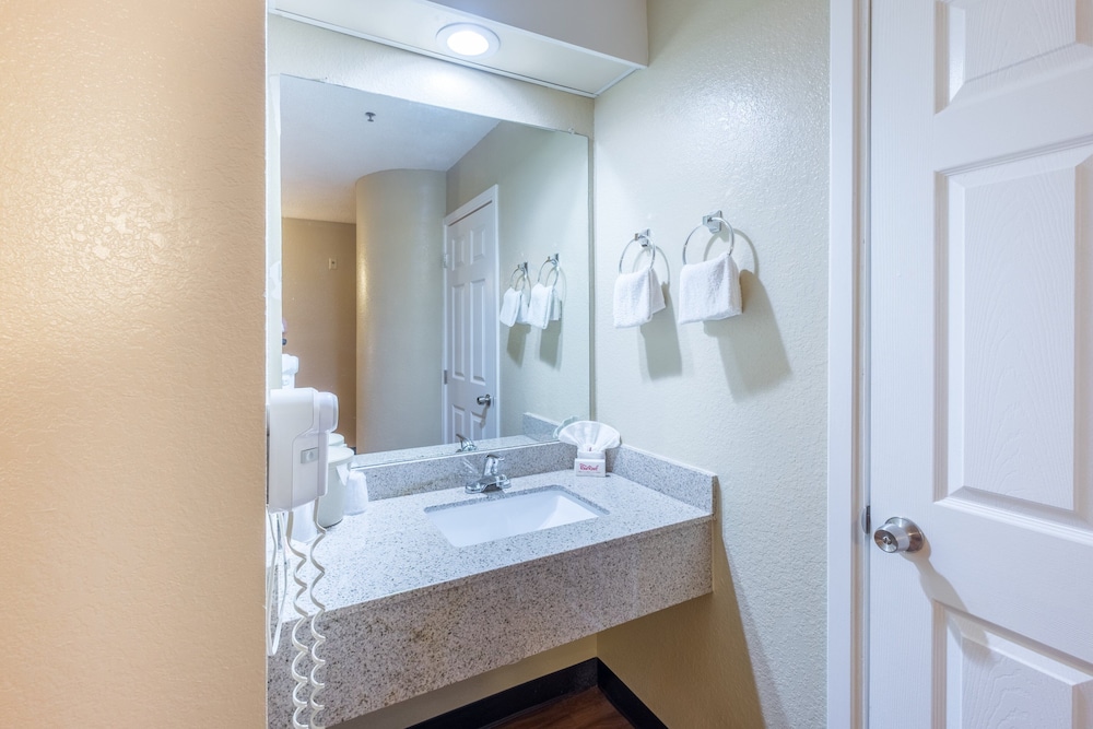 GreenTree Inn Houston IAH Airport 44/48