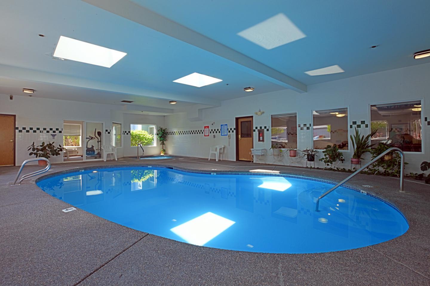 Americas Best Value Inn & Suites Forest Grove Hillsboro 29/34