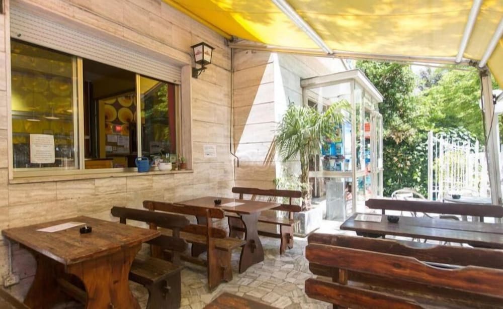 Sunflower City Backpacker & Student Hostel 30/48