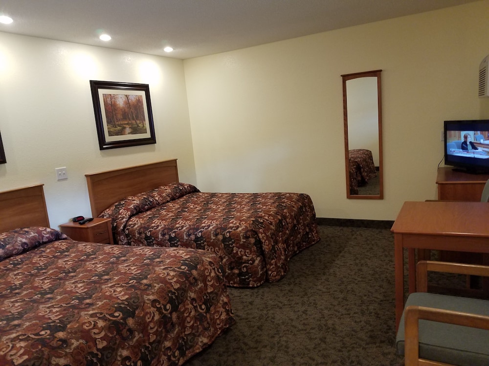 Black Hawk Motel 28/50