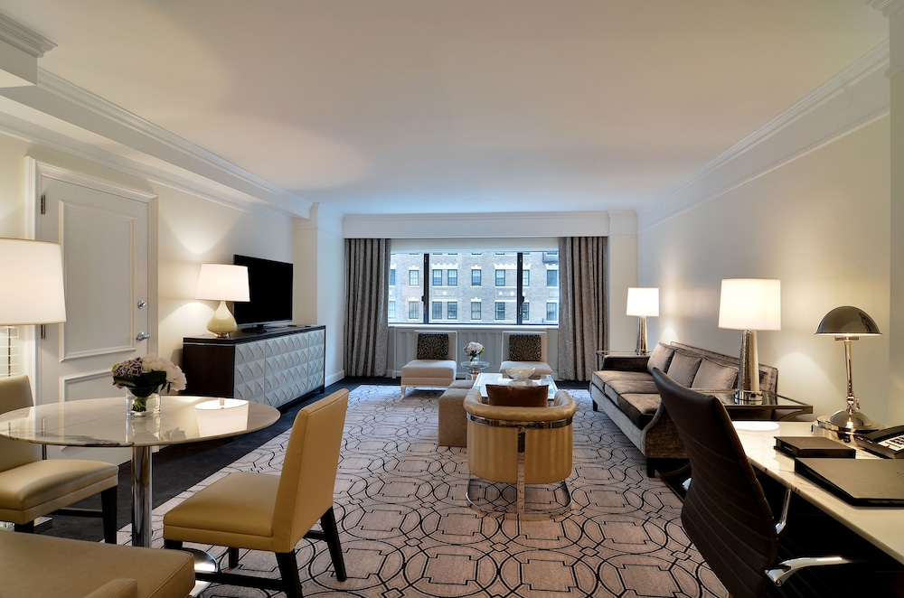 Loews Regency Hotel 41/84