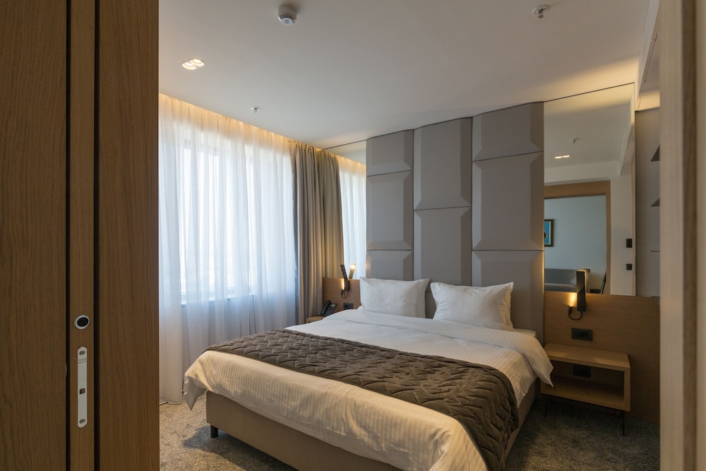 DELUXE, APARTMENT