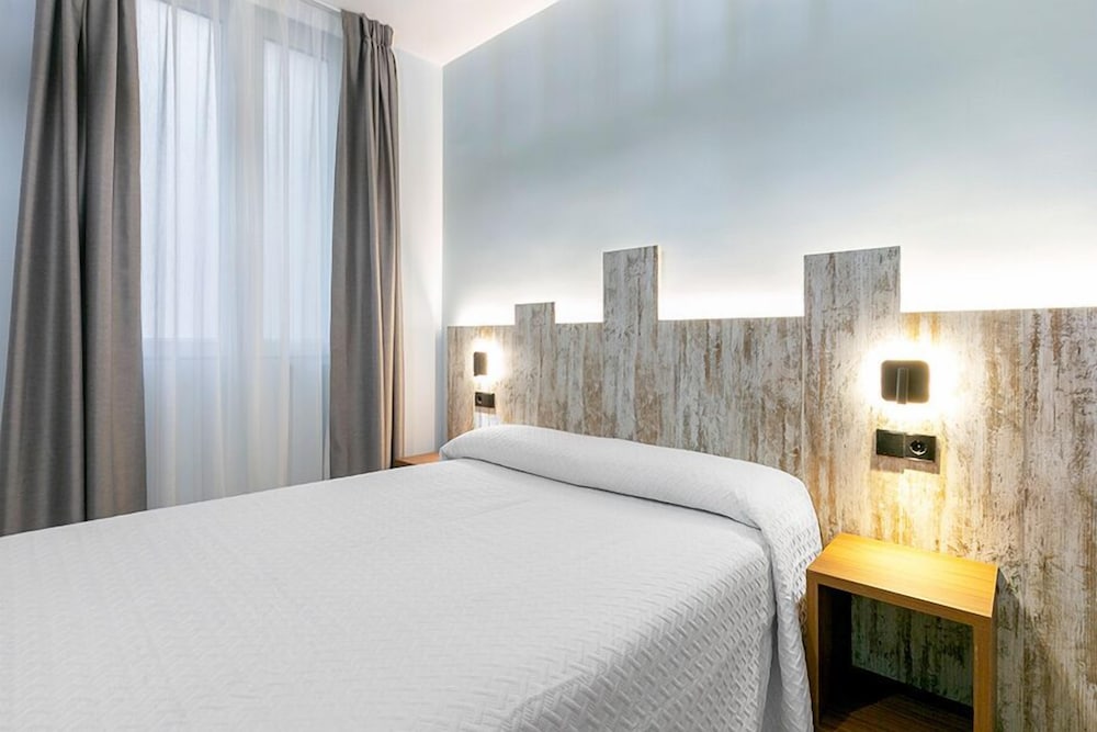 Hostal Anton Martin 19/61