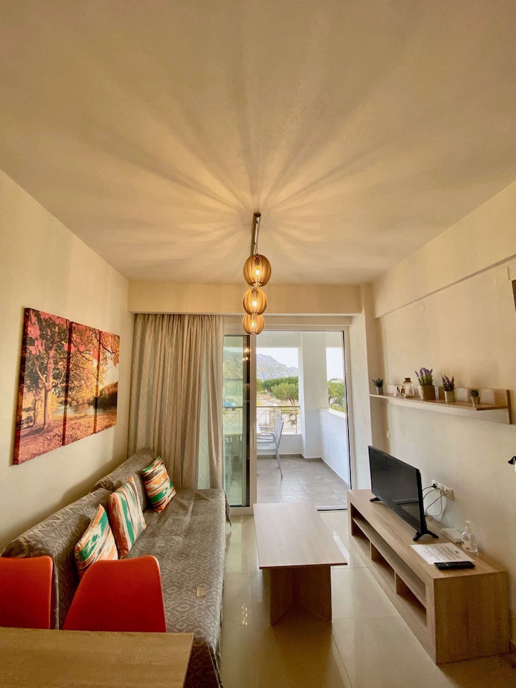 Manolis Apartments 49/72