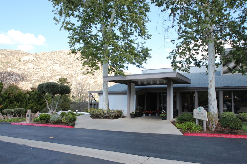 Riviera Oaks Resort & Racquet Club 5/76