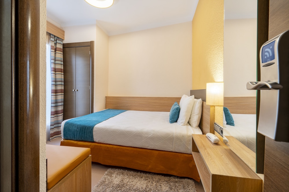 Hostal Ballesta 34/69