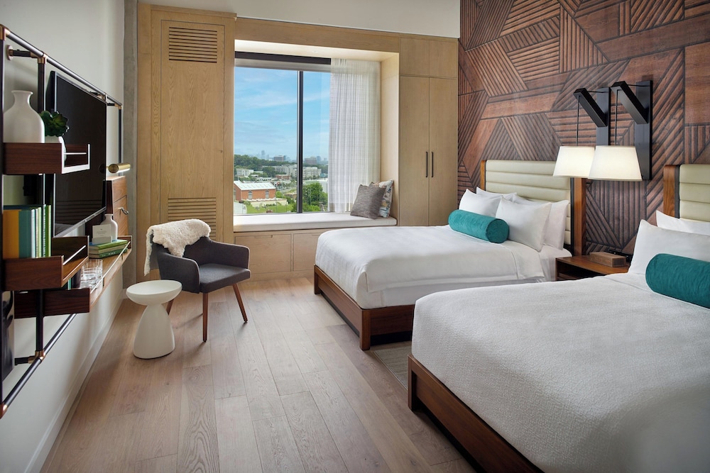 Deluxe, 2 Queen Beds