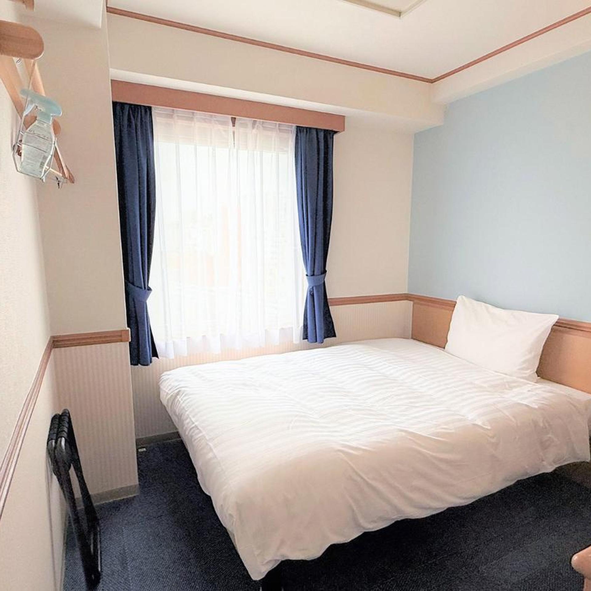 Room, Single