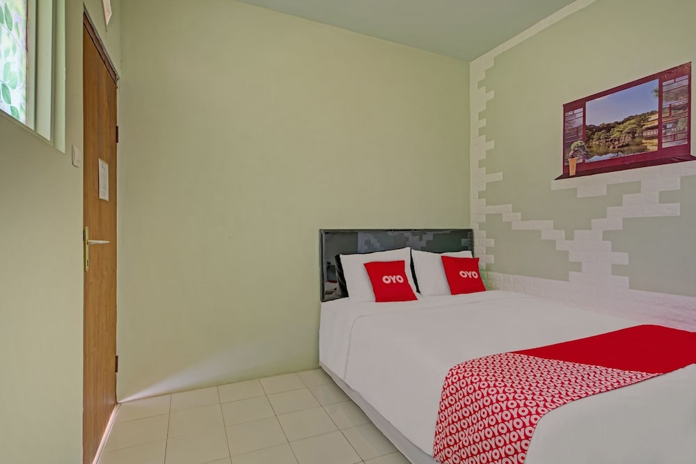 Hotel O Villa Inn App Trawas Bintaro Syariah 2/28