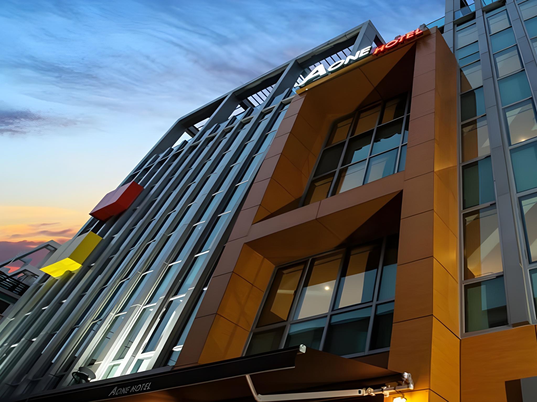 A One Hotel 4/41
