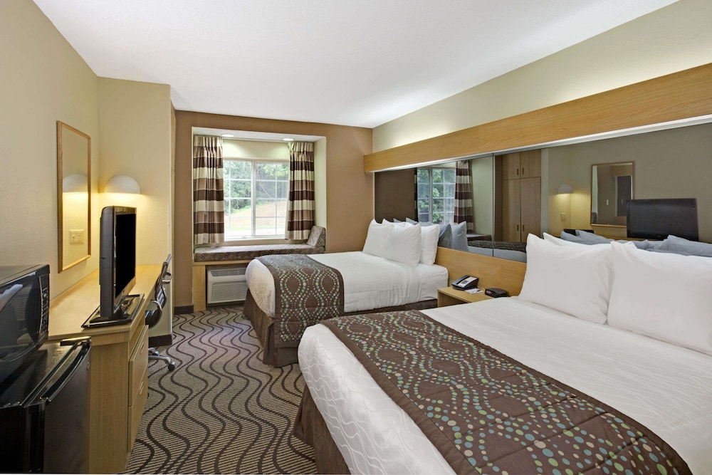 Microtel Inn and Suites by Wyndham Charlotte University Place 9/25