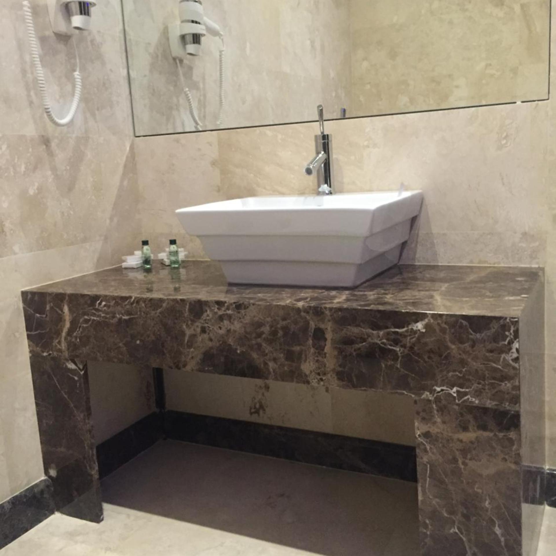Best Hotel 48/49