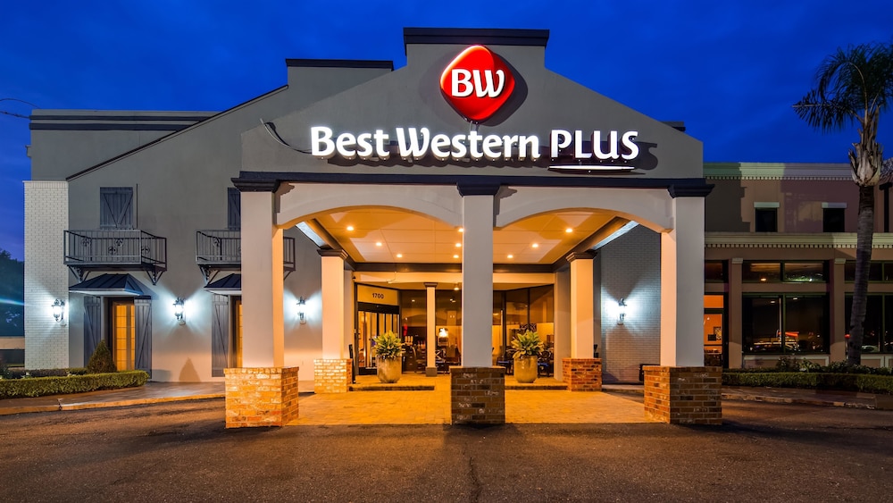 BEST WESTERN PLUS WESTBANK 3/50