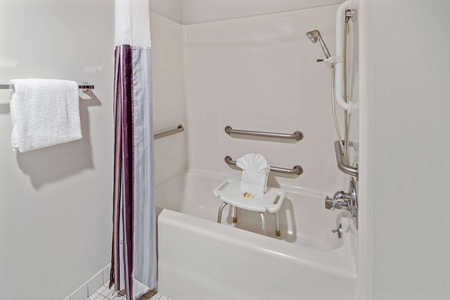 La Quinta Inn & Suites by Wyndham Naples East I-75 44/45