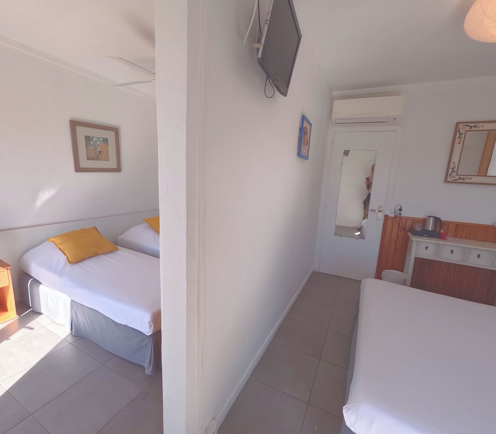 Azur Hotel 30/63