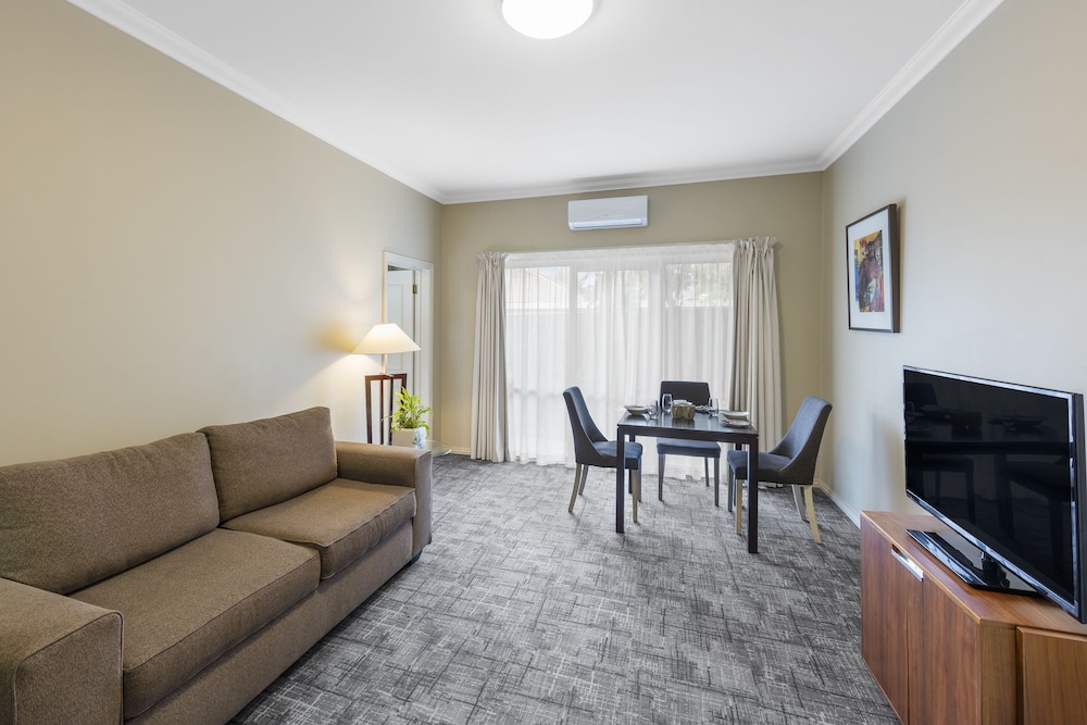 Kimberley Gardens Hotel 46/72