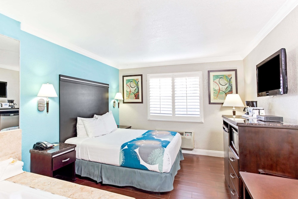 Cabana Inn & Suites 7/22