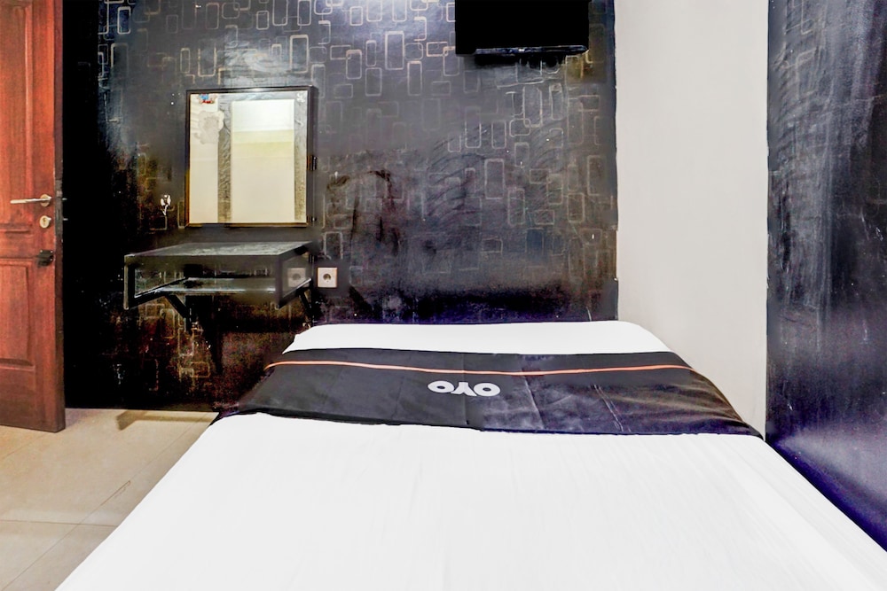 Hotel O Surabaya near Universitas Airlangga formerly Kertajaya Residence Surabaya 26/27
